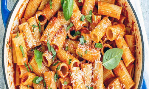 Rigatoni Pomodoro pasta in a bowl